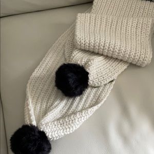 Kate Spade Black & White knit scarf